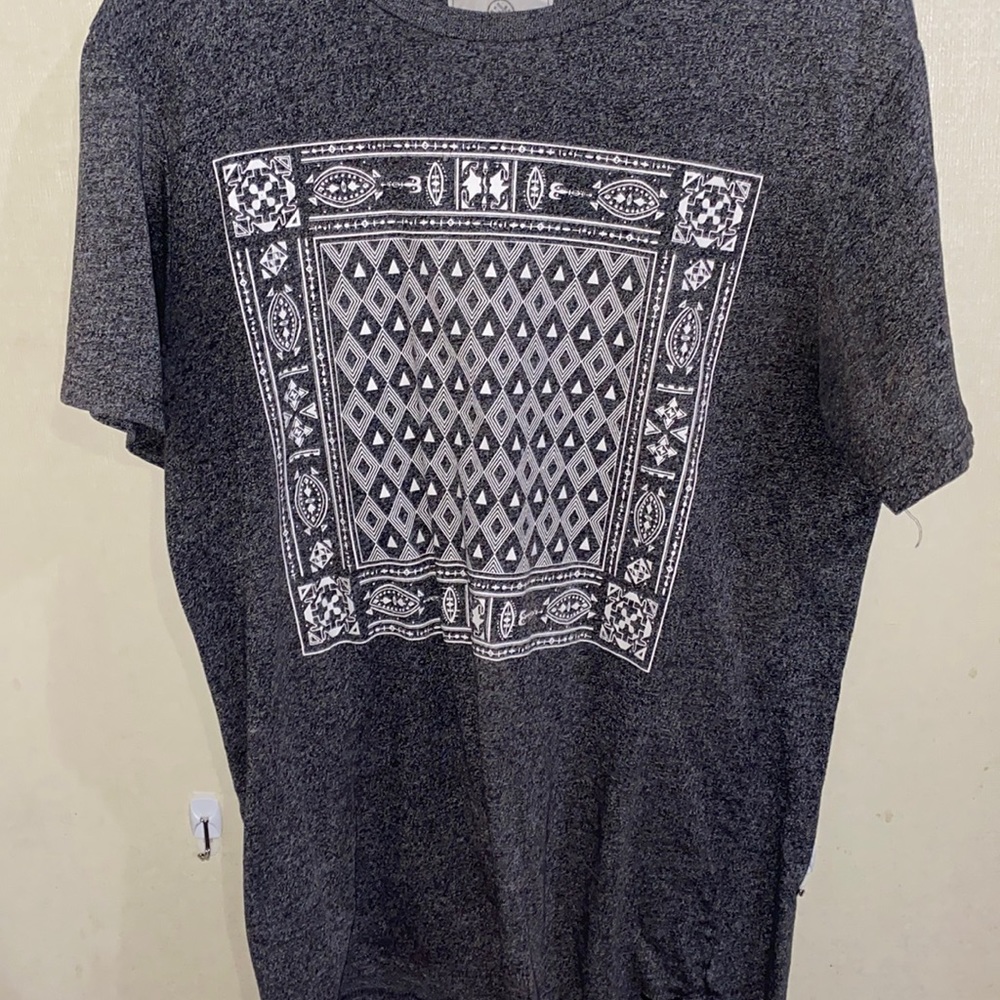 Men’s Medium Tribal Print Shirt